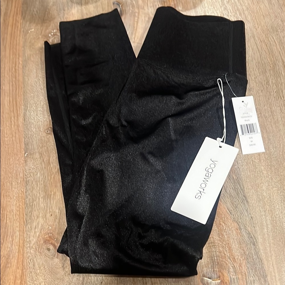 NWT Yogaworks Leggings